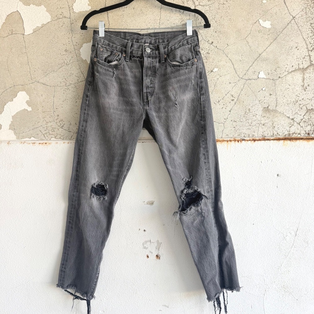 Levis Wedgie Jeans Straight Leg Distressed Denim High Rise Raw Hem 26 22861-0013